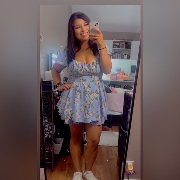 Meet your Posher! 💖 - Picture 2 of 2